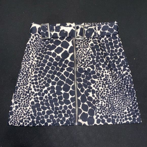 Topshop Belted Buckle Mini Skirt In Animal Print Black Cream, Size 8, MSRP $60 - Picture 4 of 11